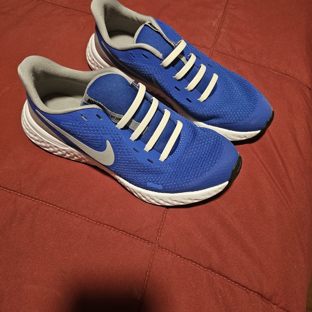 Women's nike sneakers